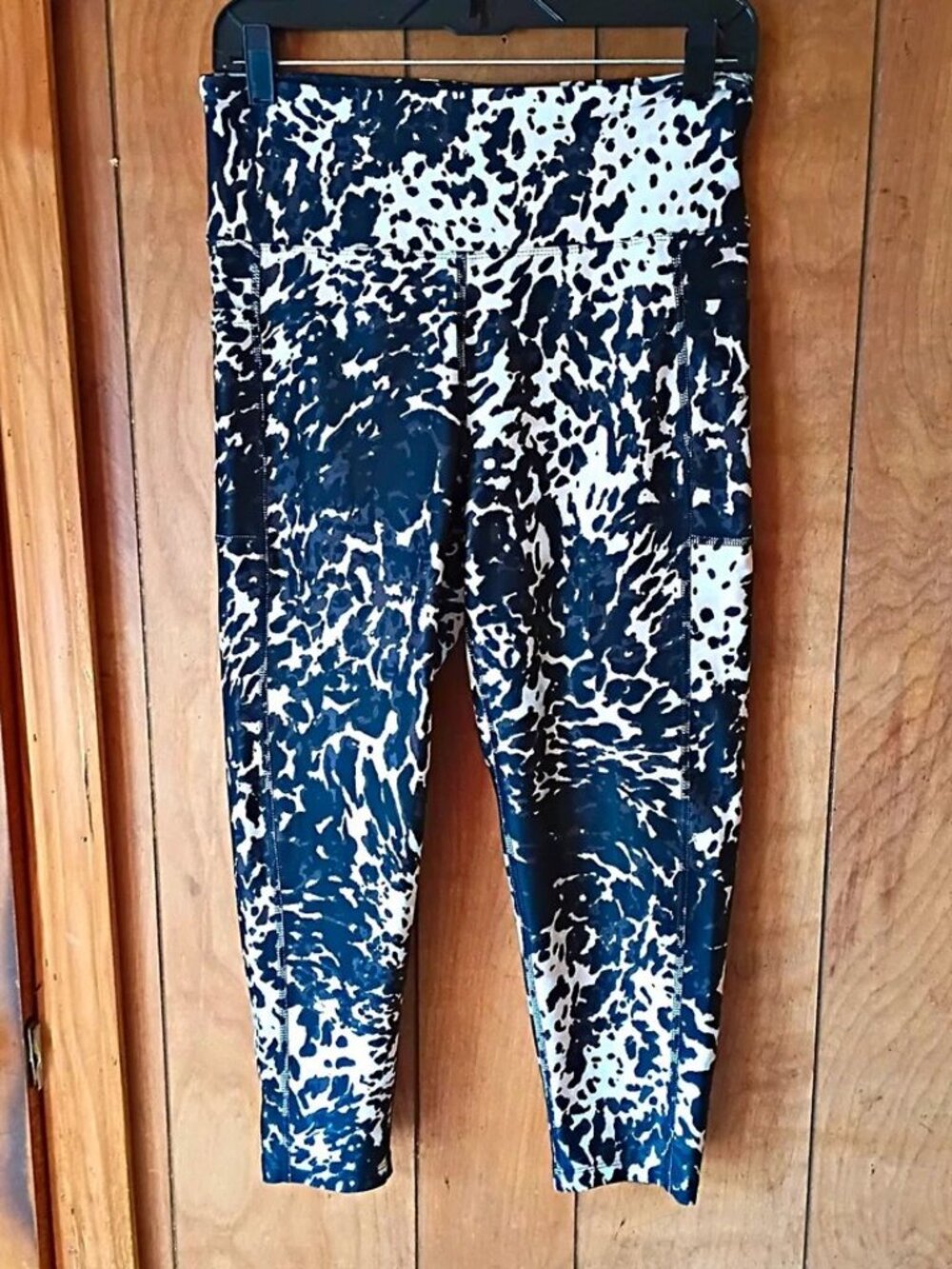 Bally Total Fitness Women’s Leggings Size L Black White Abstract Print Activewea